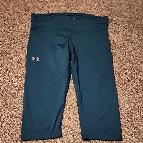 Under Armour Teal Capri Leggings Size Large Inseam 17 In Waist Flat 15 Inches - Picture 1 of 5